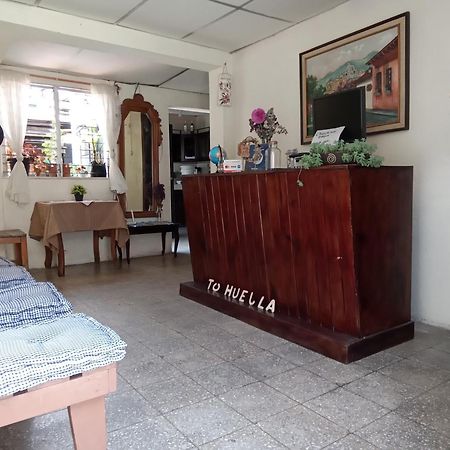 Huellas Hostal 危地马拉安地瓜 外观 照片