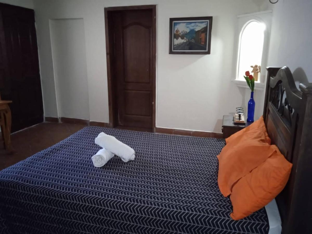 Huellas Hostal 危地马拉安地瓜 外观 照片