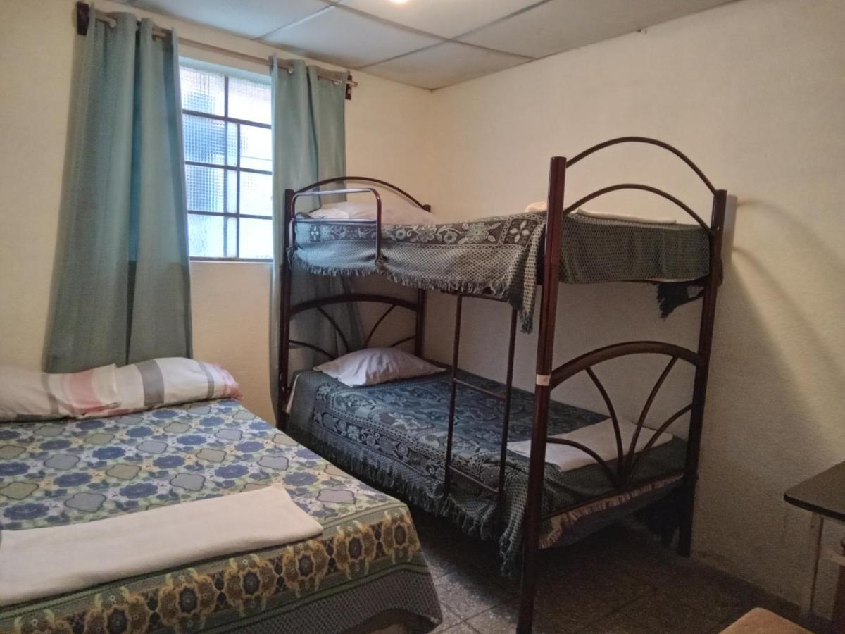 Huellas Hostal 危地马拉安地瓜 外观 照片