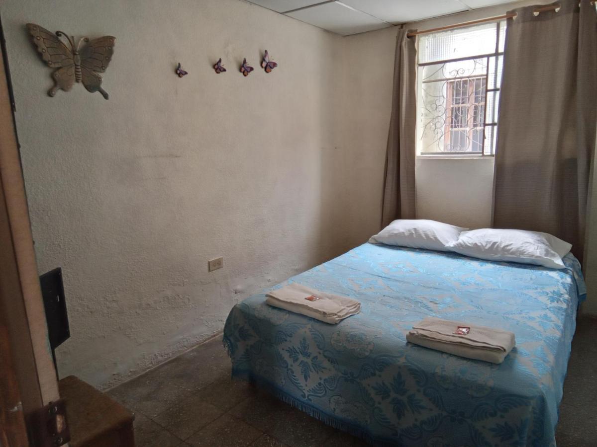 Huellas Hostal 危地马拉安地瓜 外观 照片