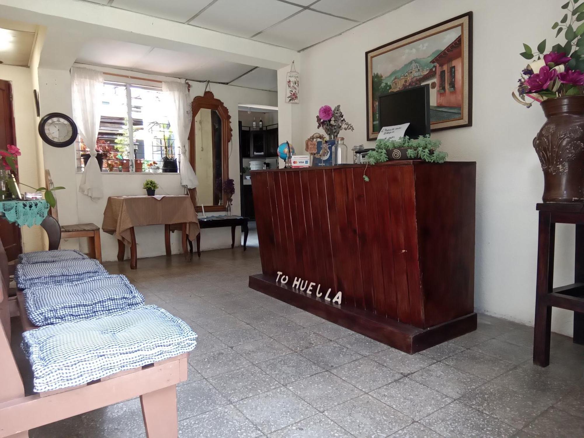 Huellas Hostal 危地马拉安地瓜 外观 照片